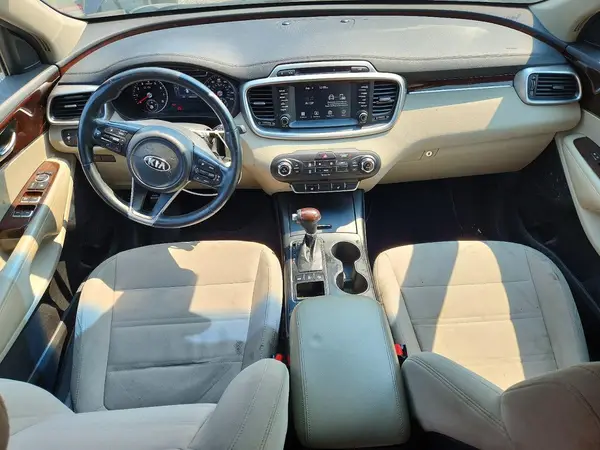 5XYPGDA34JG343643 2018 KIA SORENTO - Image 8