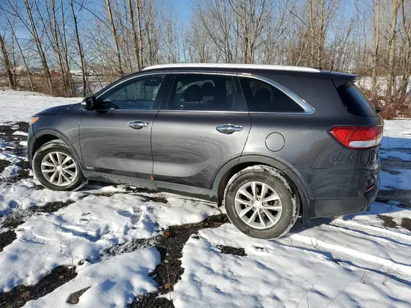 5XYPGDA34JG345098 2018 KIA SORENTO - Image 2