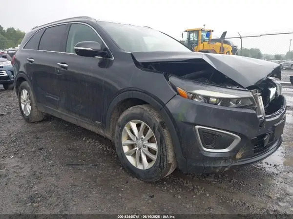 5XYPGDA34JG347241 2018 KIA SORENTO - Image 1