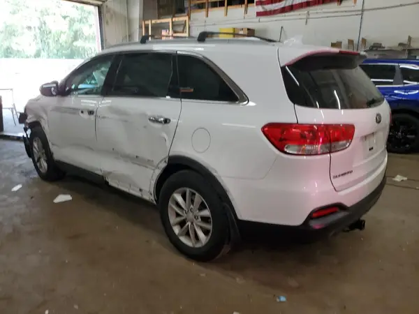 5XYPGDA34JG348082 2018 KIA SORENTO - Image 2