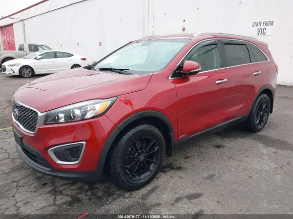 5XYPGDA34JG362662 2018 KIA SORENTO - Image 2
