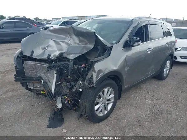 5XYPGDA34JG377260 2018 KIA SORENTO - Image 2