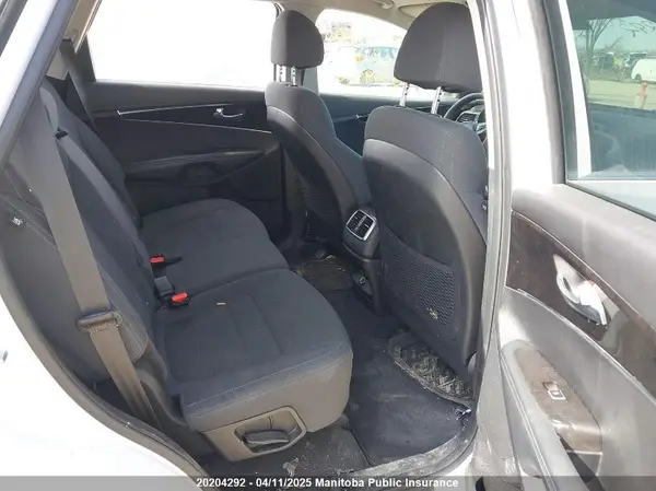 5XYPGDA34JG379896 2018 KIA SORENTO - Image 8