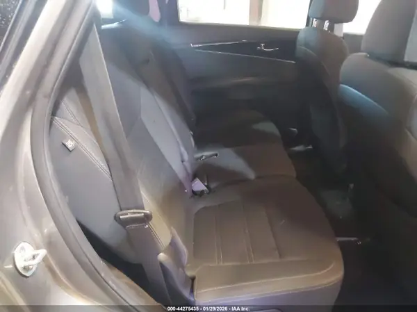 5XYPGDA34JG380918 2018 KIA SORENTO - Image 8