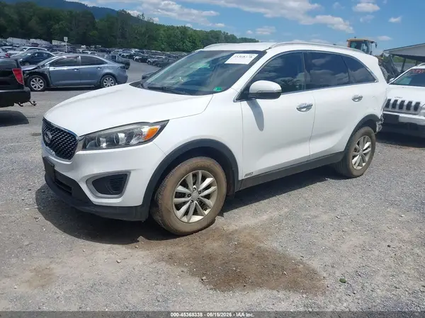5XYPGDA34JG392244 2018 KIA SORENTO - Image 2