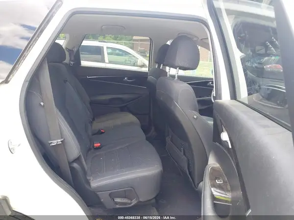 5XYPGDA34JG392244 2018 KIA SORENTO - Image 8