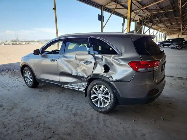5XYPGDA34JG401587 2018 KIA SORENTO - Image 2