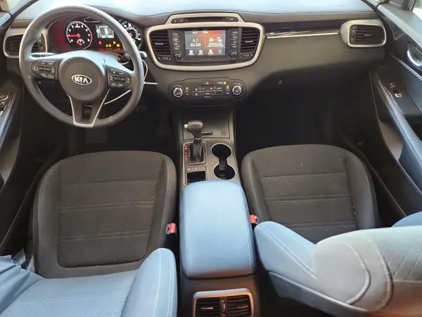 5XYPGDA34JG401587 2018 KIA SORENTO - Image 8