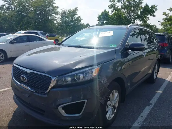 5XYPGDA34JG407163 2018 KIA SORENTO - Image 2