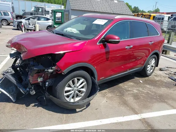 5XYPGDA34JG415960 2018 KIA SORENTO - Image 2
