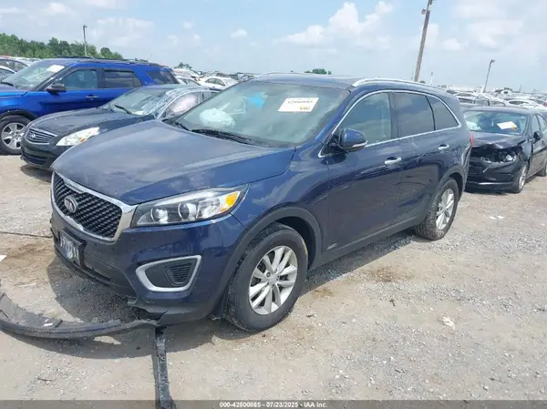 5XYPGDA34JG420074 2018 KIA SORENTO - Image 2
