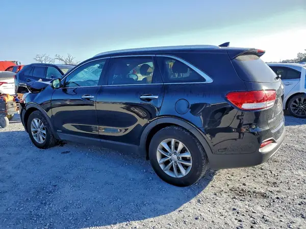 5XYPGDA34JG425808 2018 KIA SORENTO - Image 2