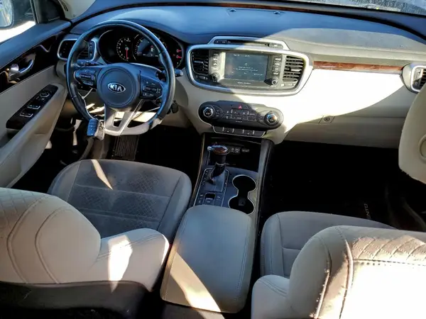 5XYPGDA34JG425808 2018 KIA SORENTO - Image 8
