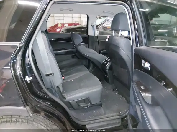 5XYPGDA34JG429809 2018 KIA SORENTO - Image 8