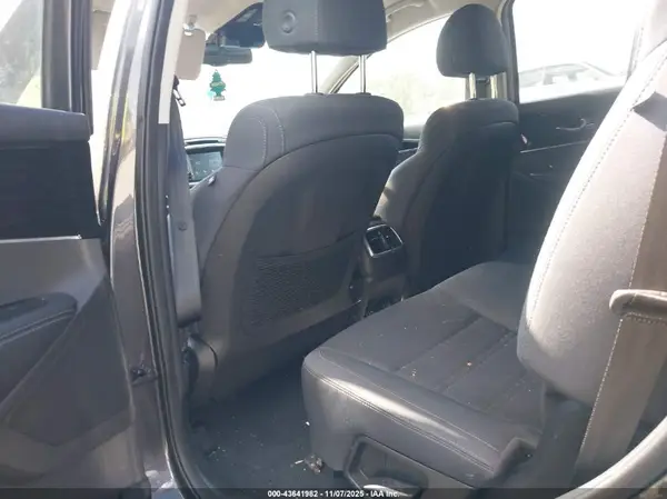 5XYPGDA34KG434414 2019 KIA SORENTO - Image 8