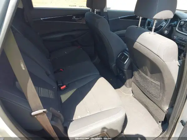 5XYPGDA34KG437524 2019 KIA SORENTO - Image 8