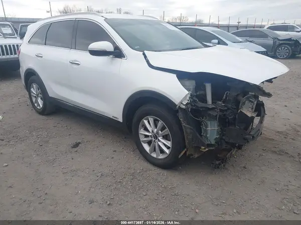 5XYPGDA34KG440696 2019 KIA SORENTO - Image 1