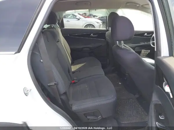 5XYPGDA34KG456381 2019 KIA SORENTO - Image 8