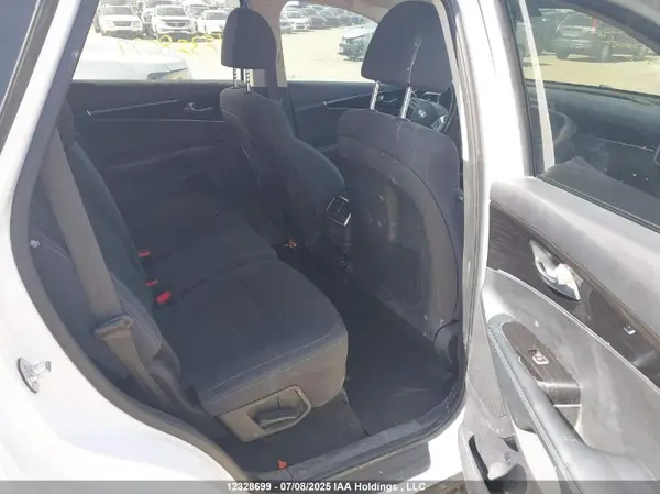 5XYPGDA34KG457398 2019 KIA SORENTO - Image 8