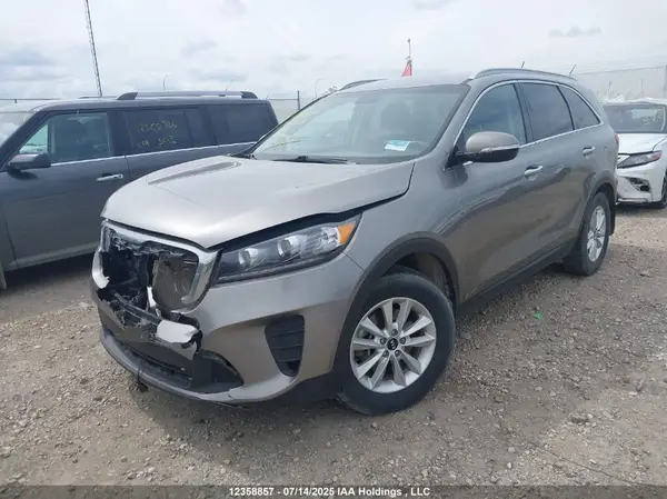 5XYPGDA34KG458163 2019 KIA SORENTO - Image 2