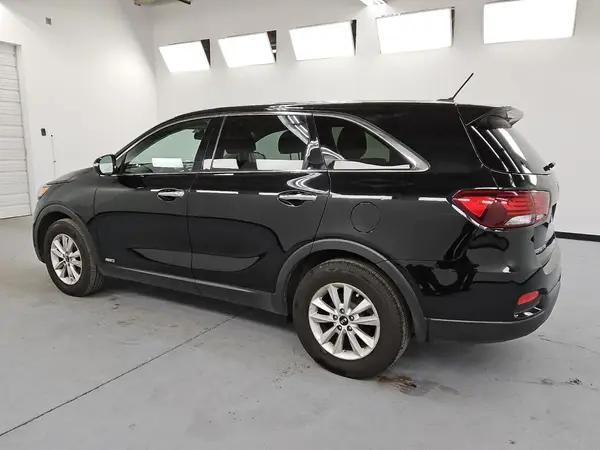 5XYPGDA34KG474587 2019 KIA SORENTO - Image 2