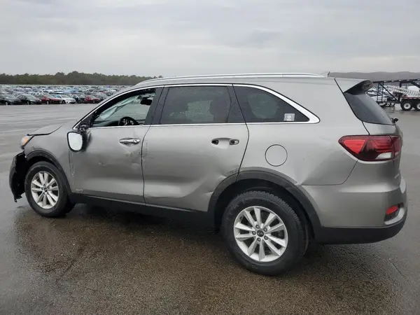 5XYPGDA34KG508964 2019 KIA SORENTO - Image 2