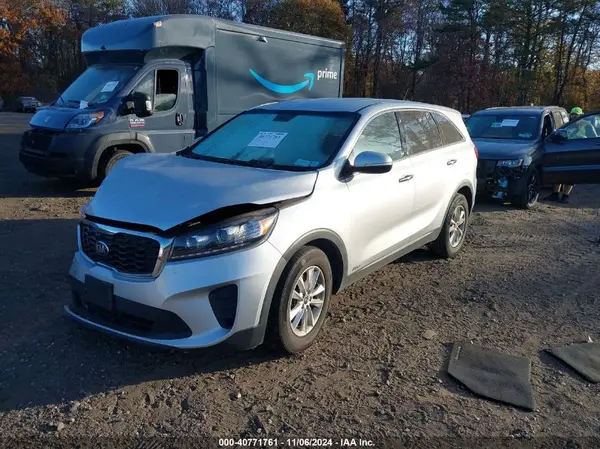 5XYPGDA34KG526946 2019 KIA SORENTO - Image 2