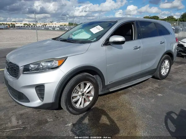 5XYPGDA34KG527580 2019 KIA SORENTO - Image 2