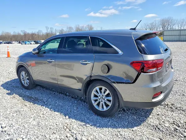 5XYPGDA34KG544475 2019 KIA SORENTO - Image 2