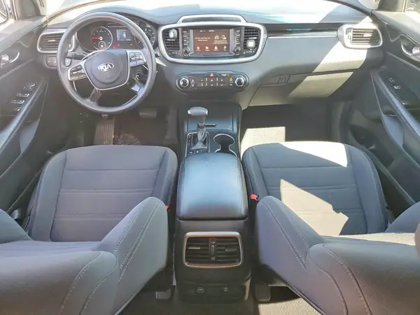 5XYPGDA34KG544475 2019 KIA SORENTO - Image 8