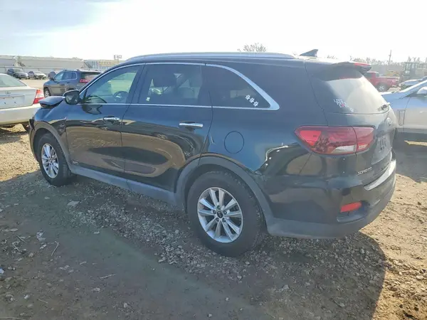 5XYPGDA34KG551796 2019 KIA SORENTO - Image 2