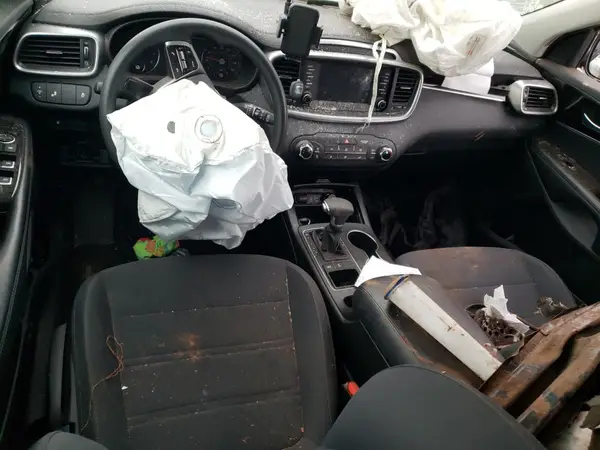 5XYPGDA34KG561177 2019 KIA SORENTO - Image 8