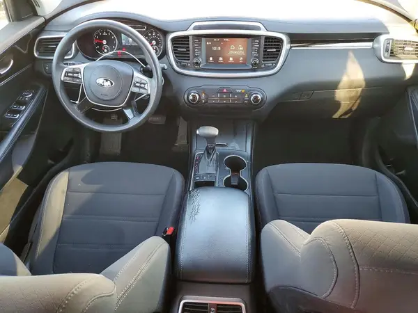 5XYPGDA34KG562555 2019 KIA SORENTO - Image 8