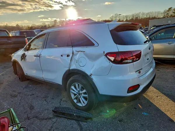 5XYPGDA34KG570705 2019 KIA SORENTO - Image 2