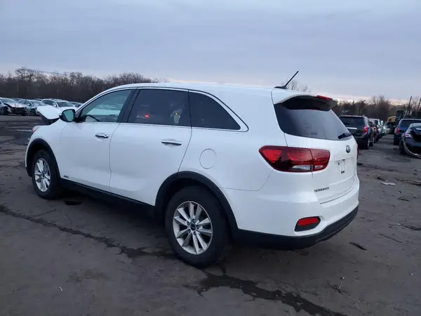 5XYPGDA34KG573863 2019 KIA SORENTO - Image 2