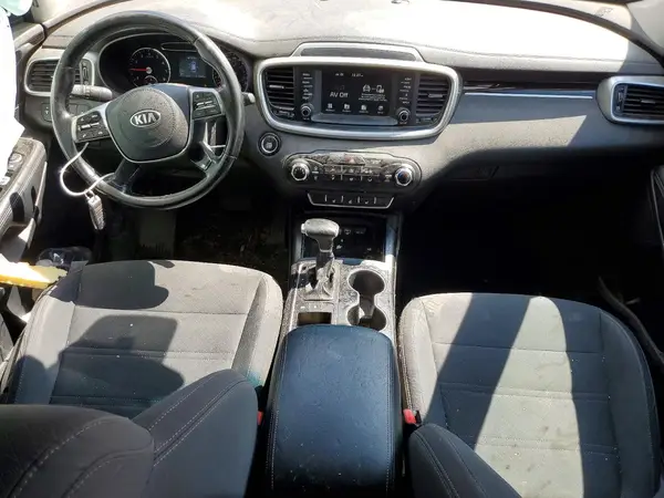 5XYPGDA34KG587925 2019 KIA SORENTO - Image 8