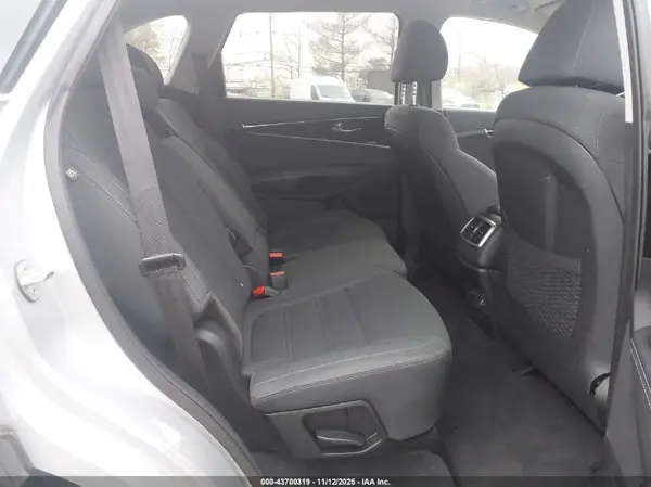5XYPGDA34KG595250 2019 KIA SORENTO - Image 8