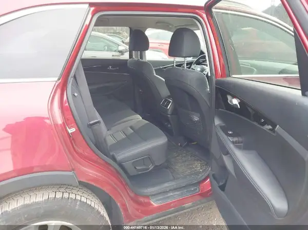 5XYPGDA34KG595863 2019 KIA SORENTO - Image 8