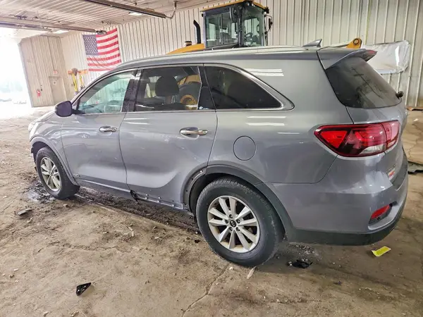 5XYPGDA34KG600902 2019 KIA SORENTO - Image 2