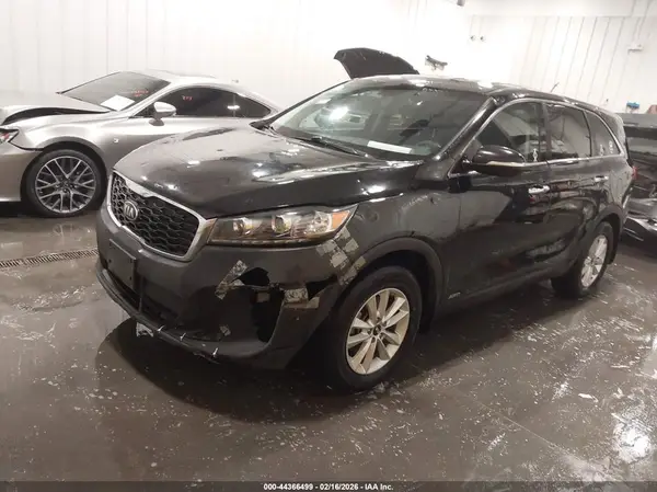 5XYPGDA34LG660082 2020 KIA SORENTO - Image 2
