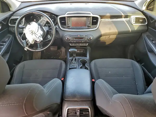 5XYPGDA34LG681174 2020 KIA SORENTO - Image 8