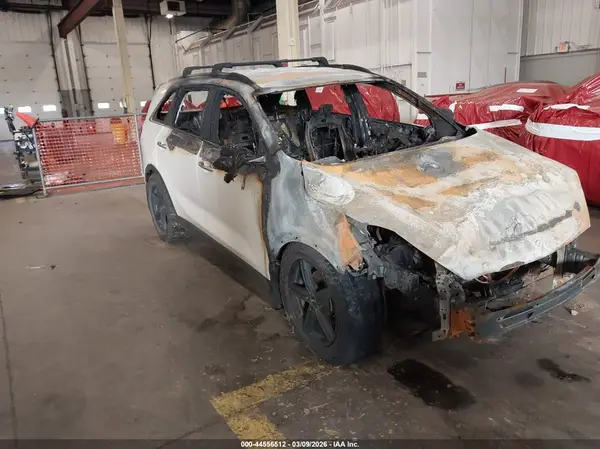 5XYPGDA35GG001658 2016 KIA SORENTO - Image 1