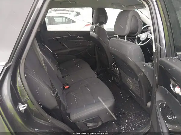 5XYPGDA35GG027130 2016 KIA SORENTO - Image 8