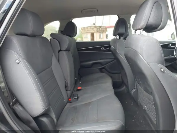 5XYPGDA35GG028178 2016 KIA SORENTO - Image 8