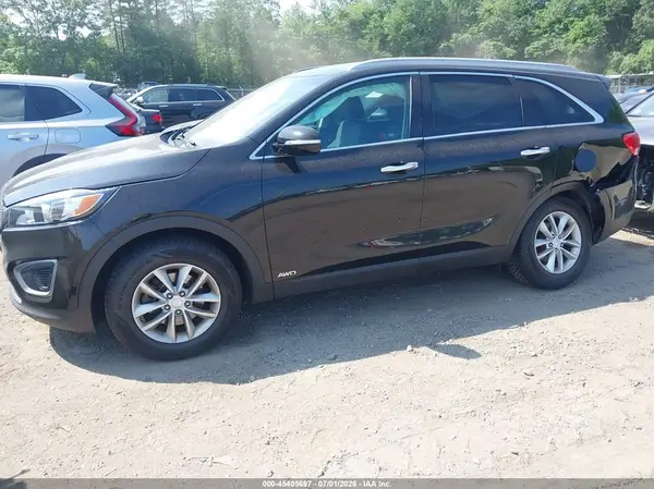 5XYPGDA35GG043019 2016 KIA SORENTO - Image 2