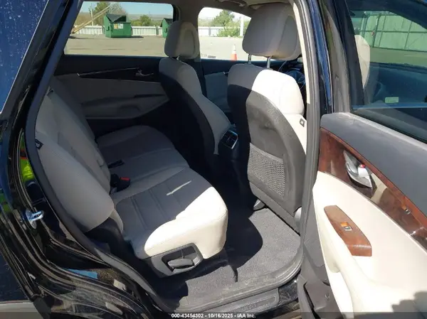 5XYPGDA35GG044929 2016 KIA SORENTO - Image 8