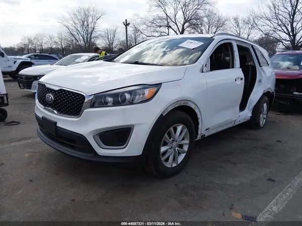 5XYPGDA35GG046406 2016 KIA SORENTO - Image 2