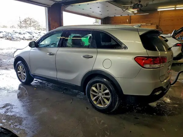5XYPGDA35GG049855 2016 KIA SORENTO - Image 2