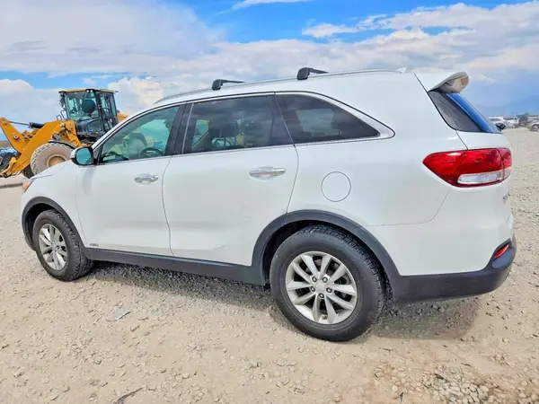 5XYPGDA35GG053727 2016 KIA SORENTO - Image 2