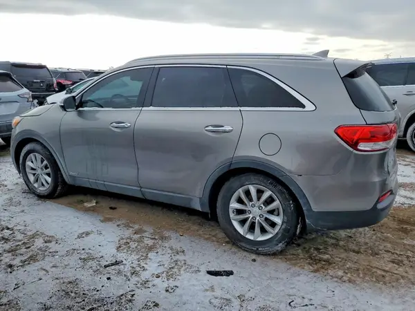 5XYPGDA35GG057132 2016 KIA SORENTO - Image 2